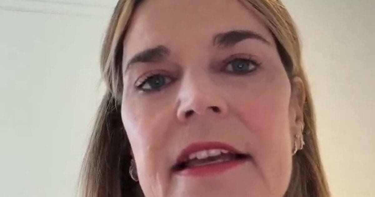 FACT-CHECK: Savannah Guthrie’s Family Used To Play “Kidnapping Games” Growing Up!