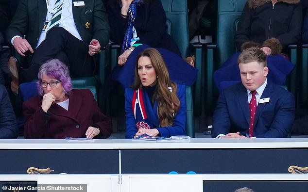 On the princess' right, RFU president Deborah Griffin sat, who she briefly spoke to