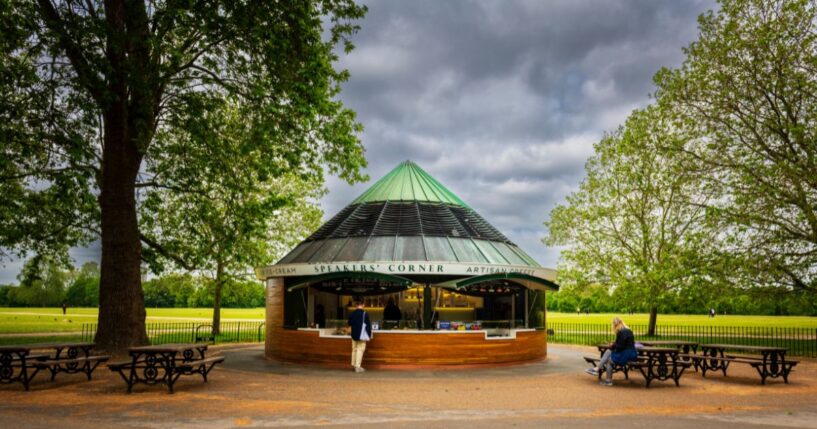 WATCH: Fiery Brit Squares Up to Muslim and Savages Islamism to His Face - "Every Inch of This Land Is Mine"