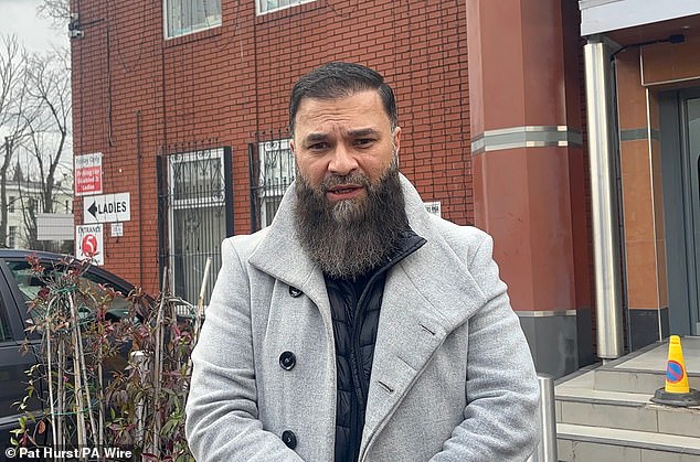 Hammad Khan, chairman of the mosque, criticised police for saying the man had not made any direct threats