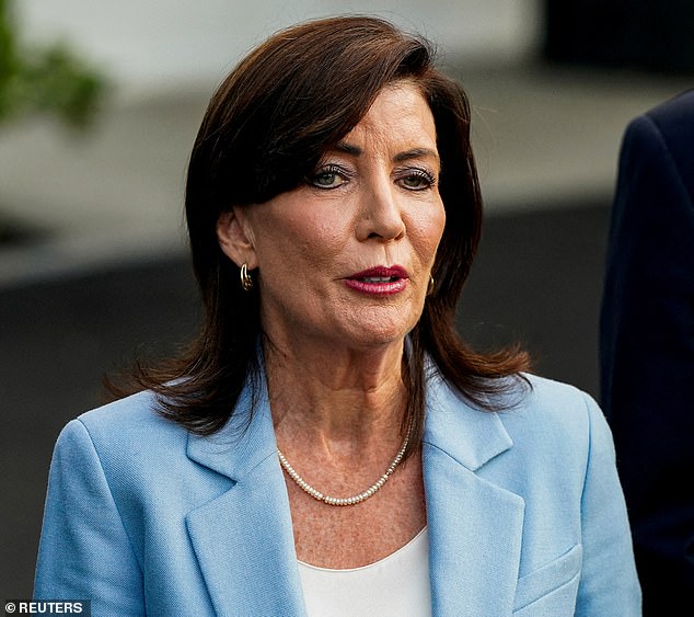 Governor Kathy Hochul joined the credit card giant Wednesday to unveil plans to start construction as early as spring, closing out the final office tower at ground zero