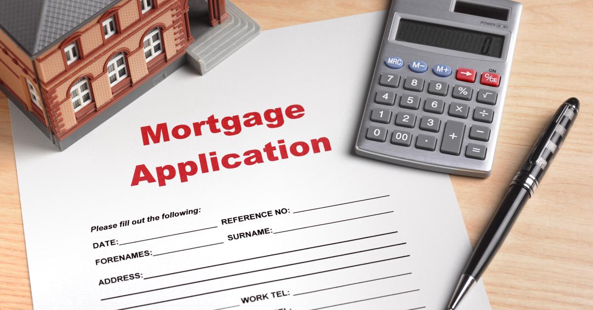 Mortgage rates drop to under 6% for first time since 2022: Freddie Mac