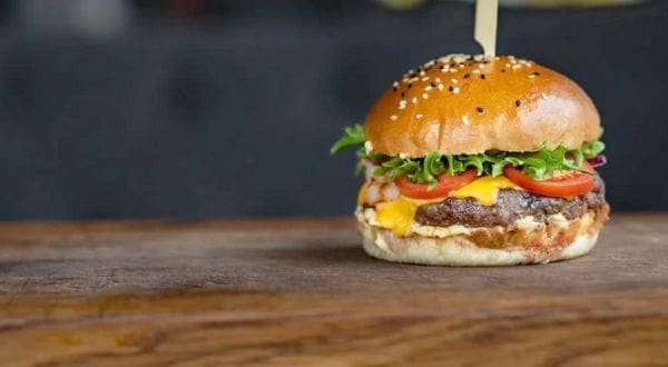 International fast-food giant submits to Islam during Ramadan