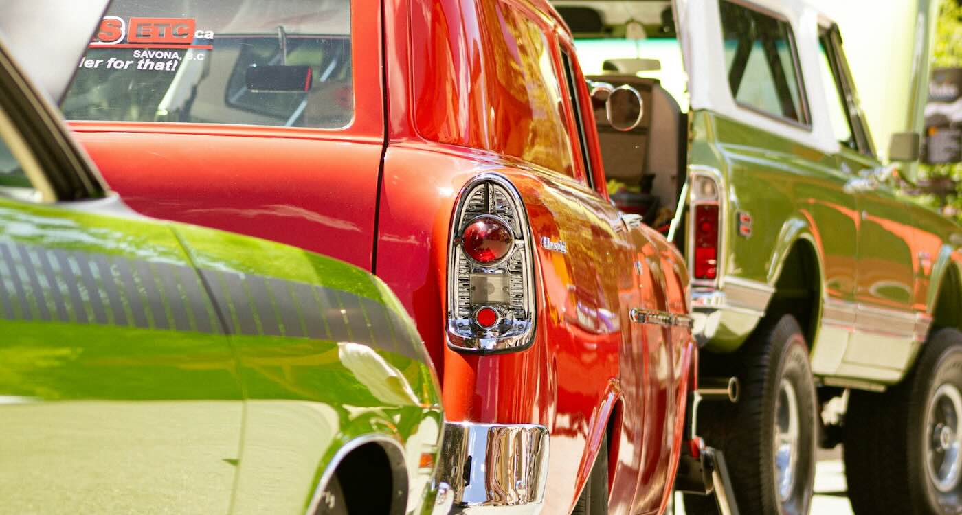 Dozens of Strangers Form Parade for Man With Cancer–Driving Classic Cars Past his Home for One Last Surprise (WATCH)