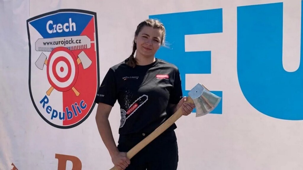 Czech Woman Hacks Her Way into the Record Books at World Lumberjack Games in Wisconsin
