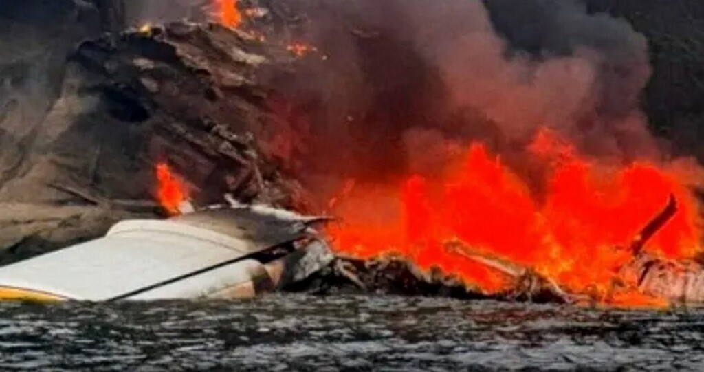 Miracle as All 11 Onboard Survive Harrowing Seaplane Crash and Fire in Puget Sound’s Frigid Water