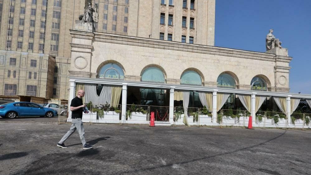 Female Bomber Kills At Least 3, Injures 21, At Upscale Moscow Restaurant