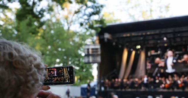 AI-Assisted Staging Draws Boos at the Richard Wagner Festival in Germany