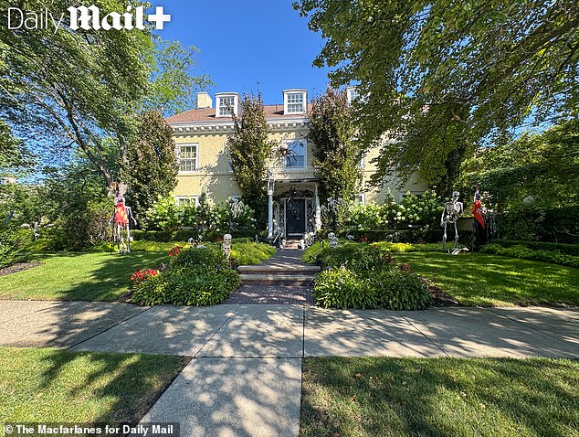 Meg's Detroit mansion, which she bought $507,000 in 2004, is regularly discussed on local internet forums because of its eccentric exterior decor
