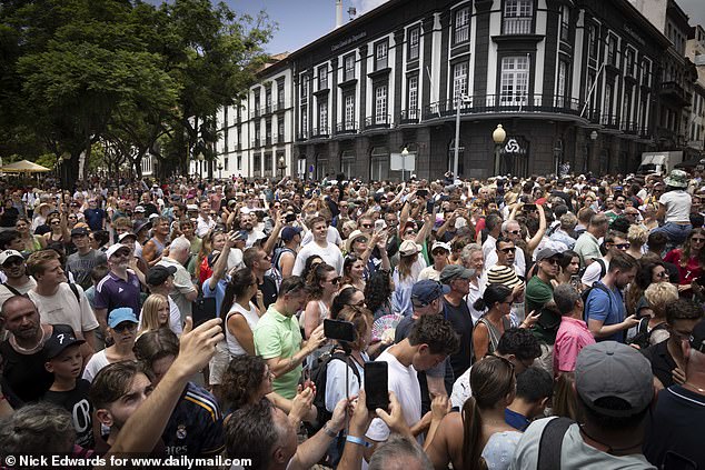 Fans of Cristiano including many wearing number 7 football shirts bearing his name began flocked to the square amid suggestions on social media he was to marry there