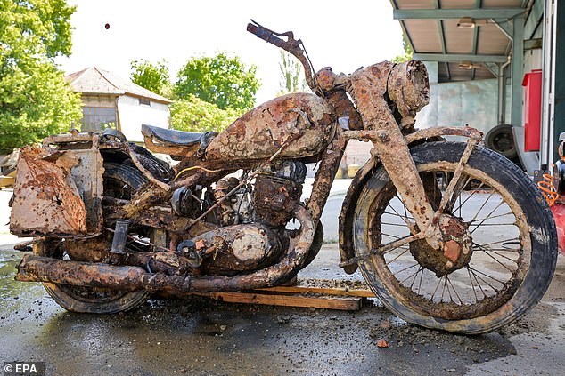A Second World War German military motorcycle DKW NZ 350-1 was found in the Danube