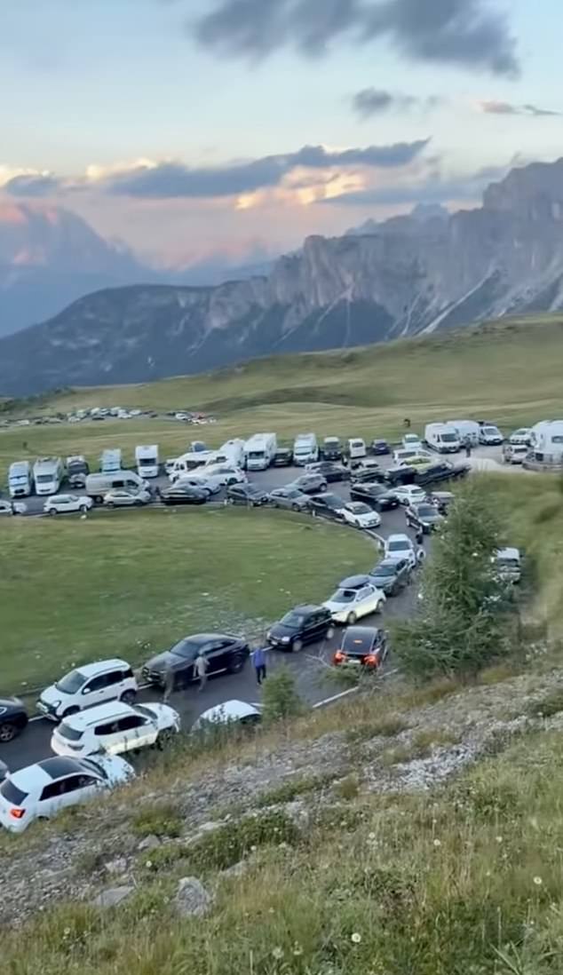 Last week on the day of the solar eclipse, severe traffic gridlocked roads on the Passo di Giau mountain