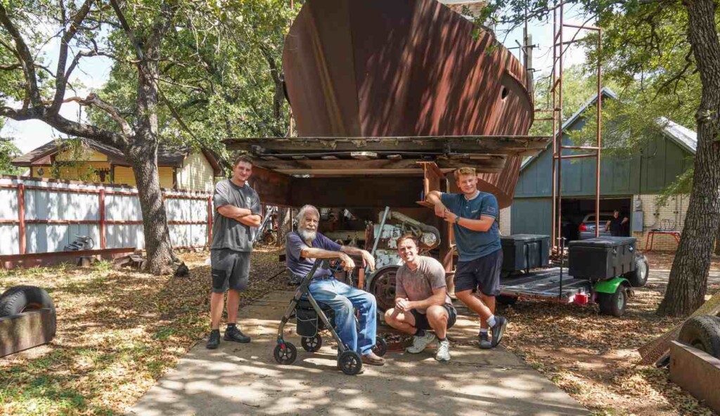 Strangers Help 86-Year-Old Who’s Been Building a 62-foot Boat in his Yard Since 1987 (WATCH)