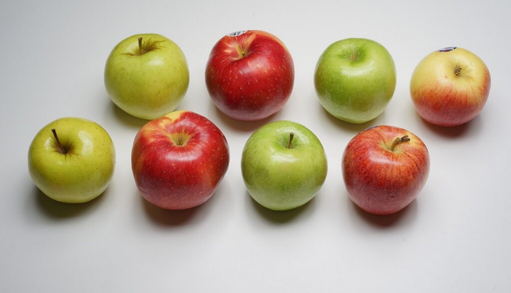 Major Supermarket Begins Wide-Scale Tests to Bring Heritage Apple Varieties to Market