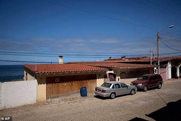 Thomas Sr was living in this home in Rosarito, Mexico, at the time of Meghan's wedding