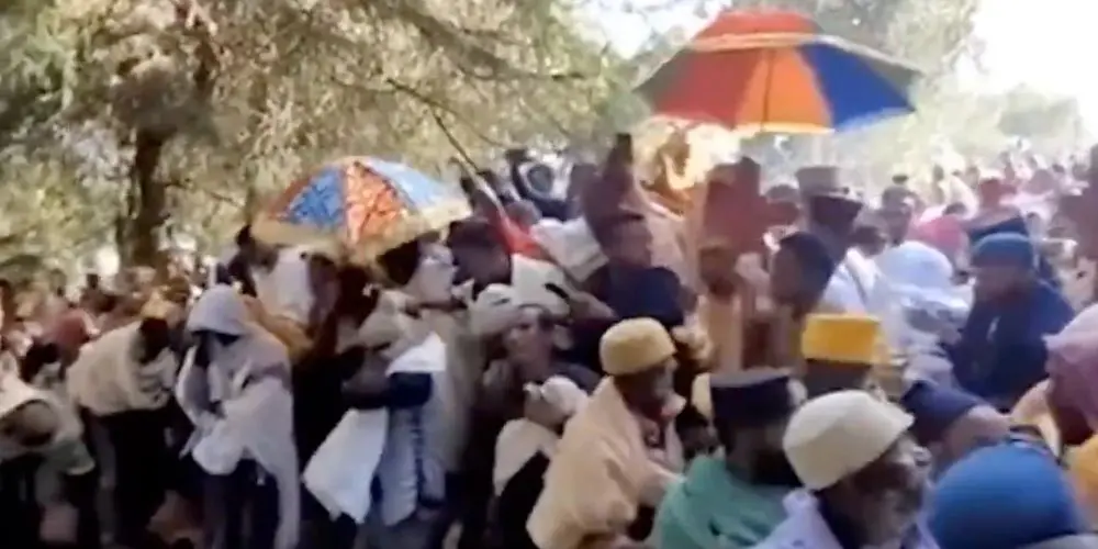 Crowd of Christians under threat in Ethiopia