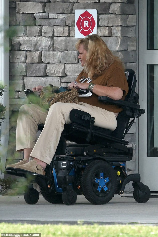 Samantha Markle was also spotted at the facility. She is supporting her father, while her half-siblings, Thomas Markle Jr. and the Duchess of Sussex, are estranged